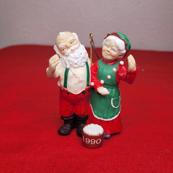 Vintage 1990 Hallmark Mr & Mrs. Clause threading marshmallows christmas ornament - Picture 2 of 6